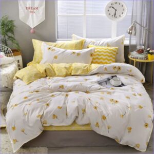 housse de couette blanche et jaune avec motif floral