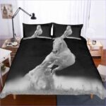 cheval blanc sur housse de couette