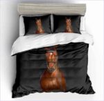 Housse de couette avec cheval sur fond noir