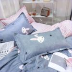 chambre avec housse de couette lapin