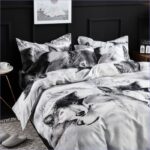 Lit avec motif de loup noir et blanc